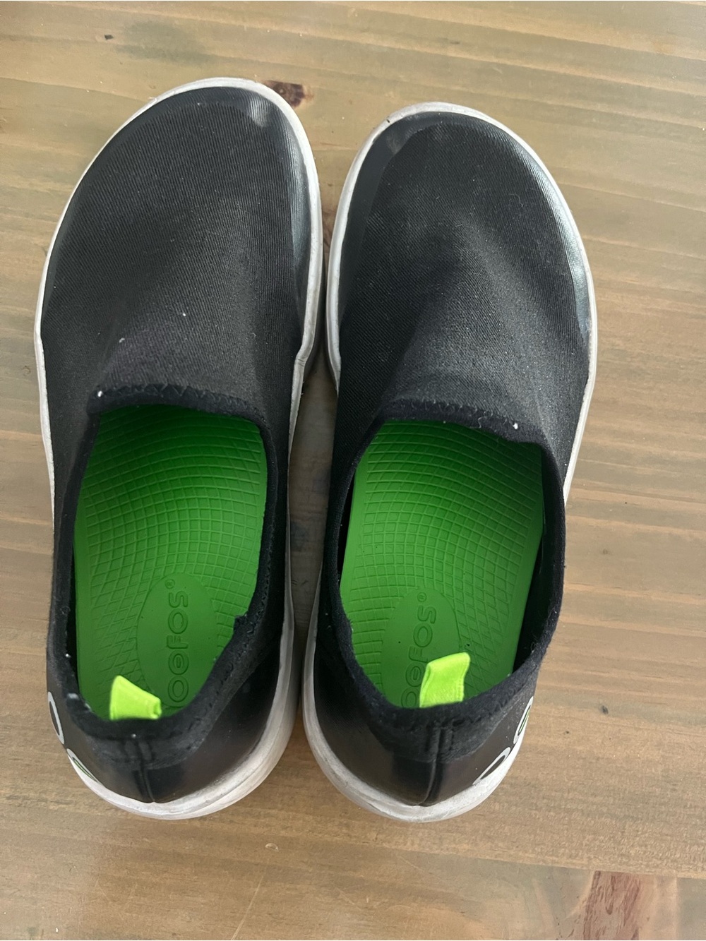 OOFOS Black Slip-On Shoez